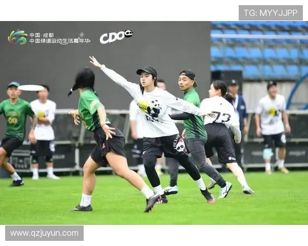 成都飞盘队在滑板精英赛中的默契配合与精彩表现分析